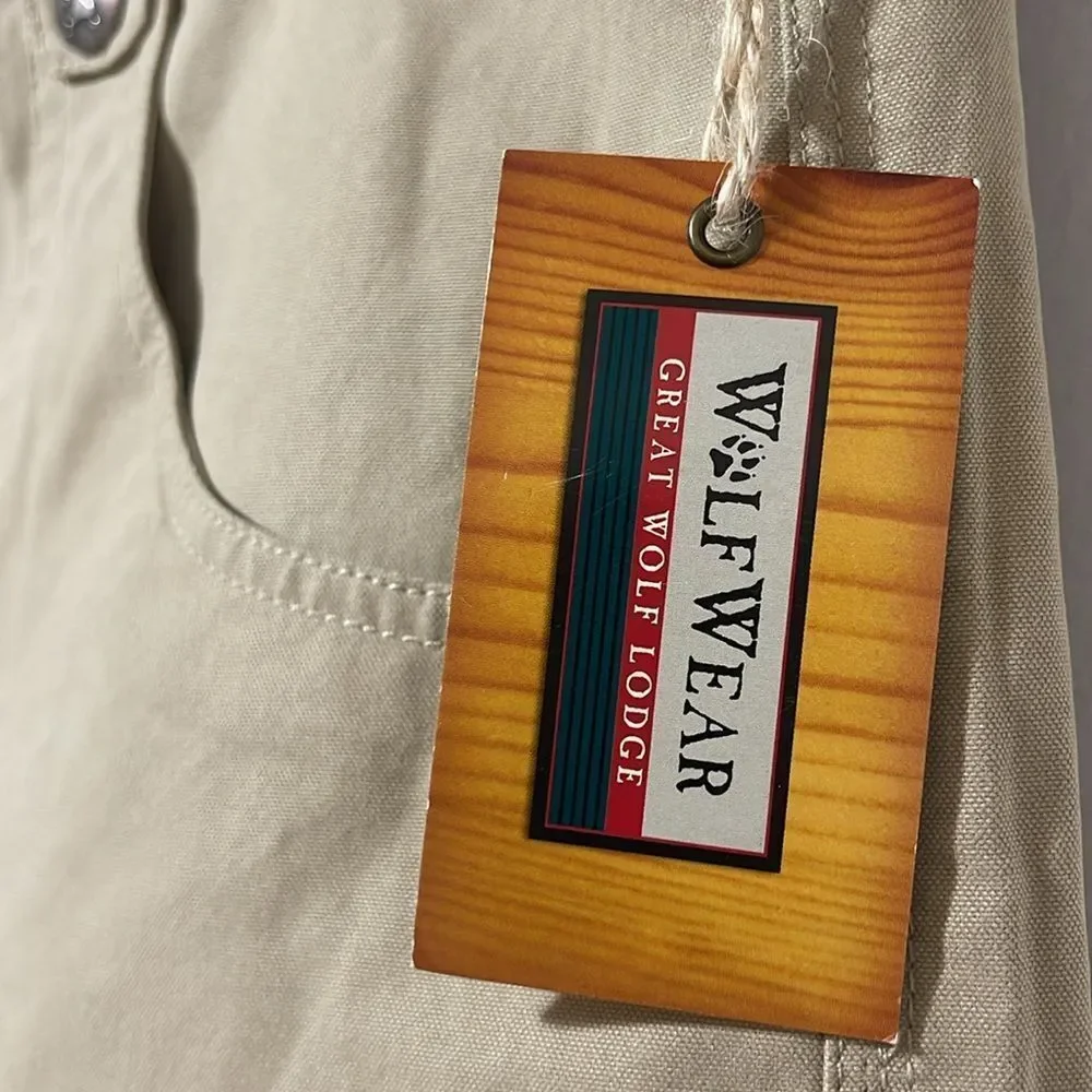 NWT great Wolf Lodge, women’s Woodland shorts khaki size 10